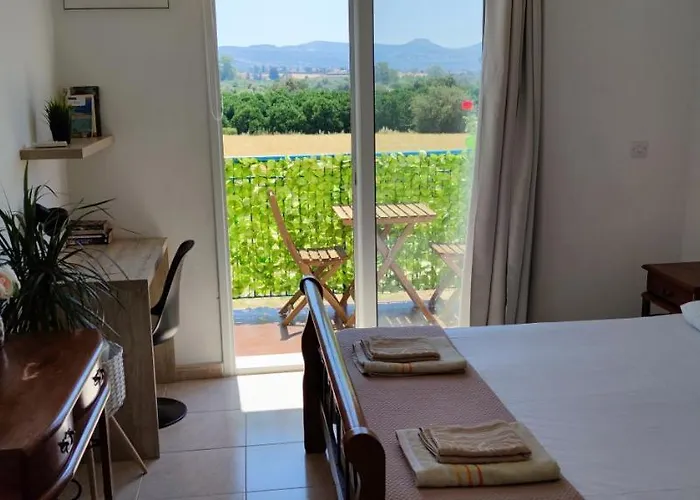 Thalassa Seaside Boutique Apartament Polis